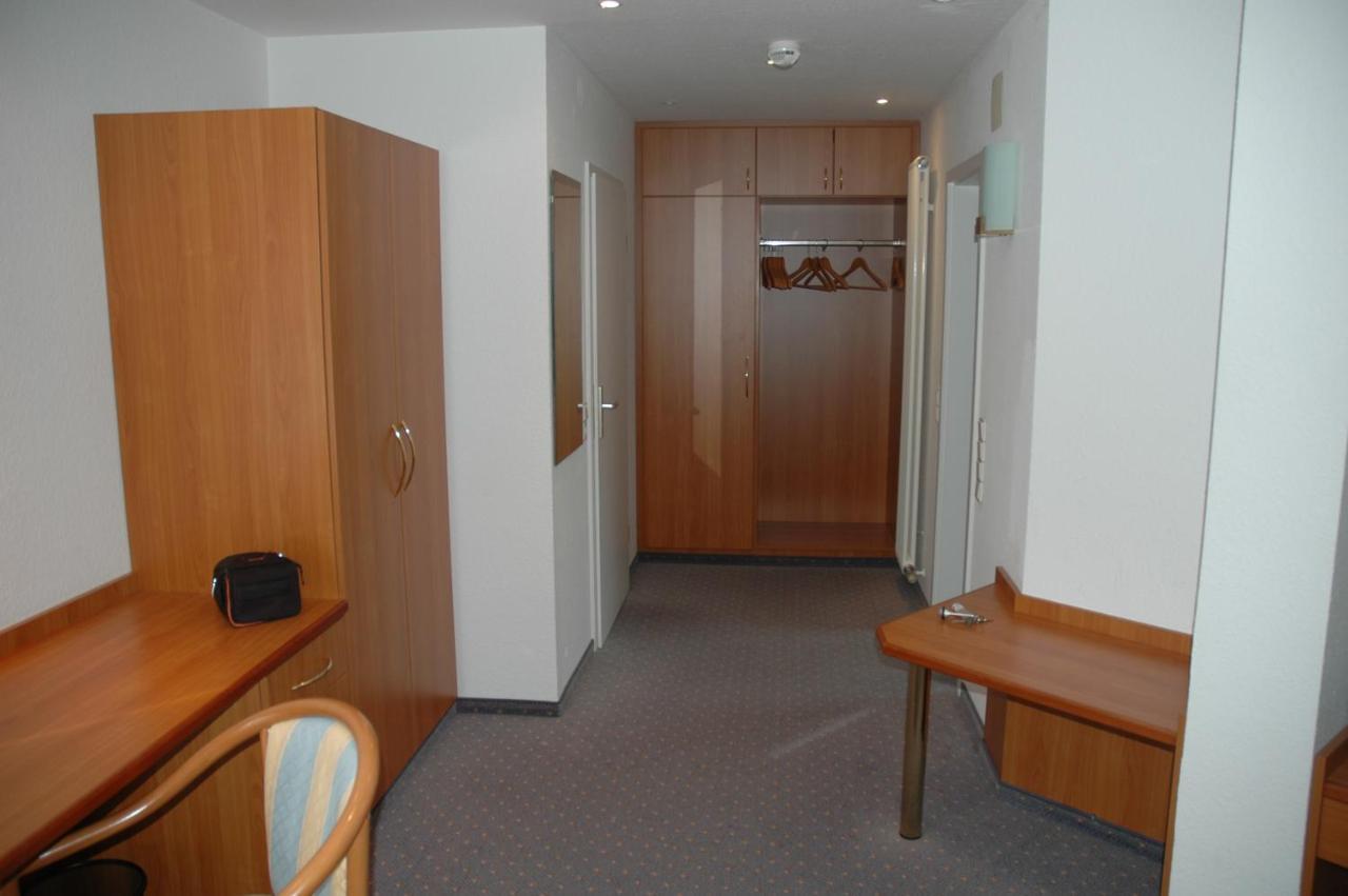 Parkhotel Goldlinde Bodenwerder Exterior photo