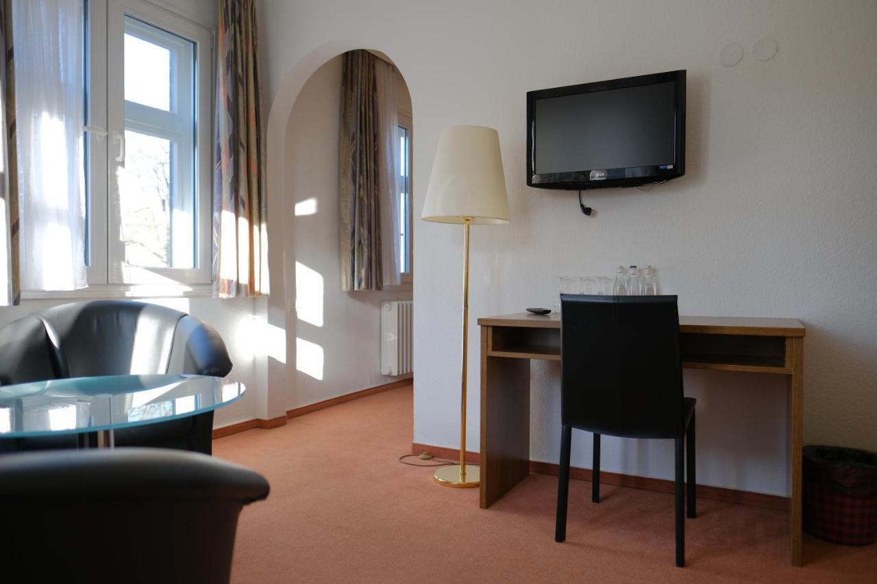Parkhotel Goldlinde Bodenwerder Exterior photo